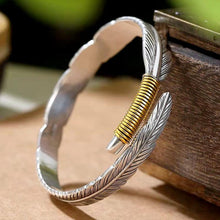 Load image into Gallery viewer, Vintage Feather Bracelet